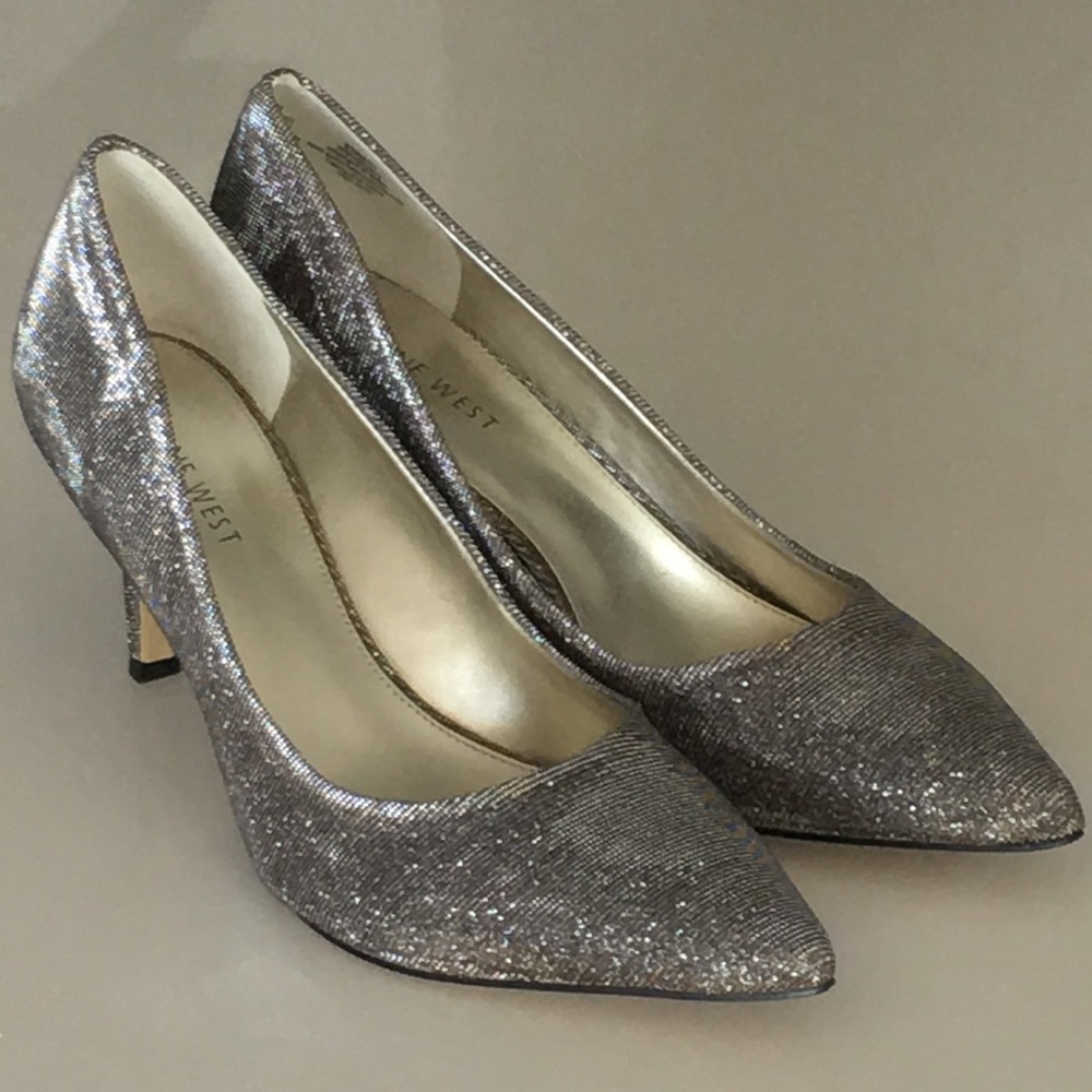 Nine West Sparkly Point Toe Pumps NWOT